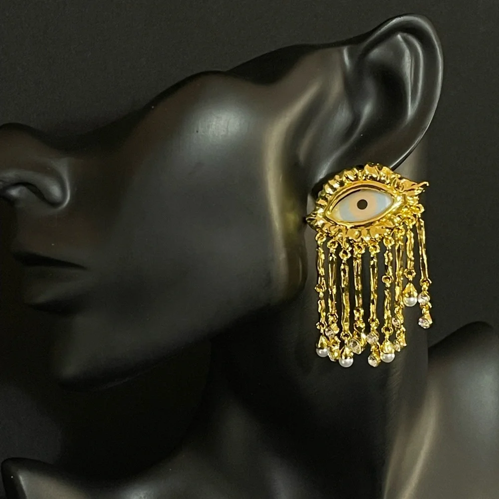 Gisele - Vintage Baroque Style Demon Eye Tassel Earrings - Picture 6 of 8